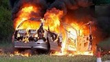 Kereta Achik Spin Terbabas dan Terbakar Allahyarham dikatakan tercampak keluar dari kenderaan, yang kemudiannya terbakar dan meletup. Achik meninggal dunia di tempat kejadian selepas mengalami kecederaan parah di kepala dan beberapa bahagian anggota badan.