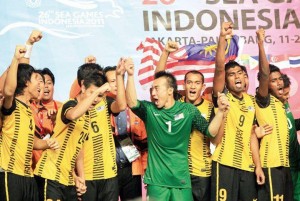 malaysia-juara-bola-sepak-sukan-sea-2011