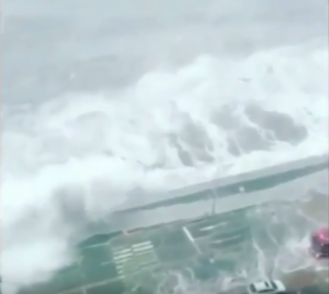 [VIDEO & GAMBAR] - Tsunami Di Busan 5 Oktober 2016  Aku 